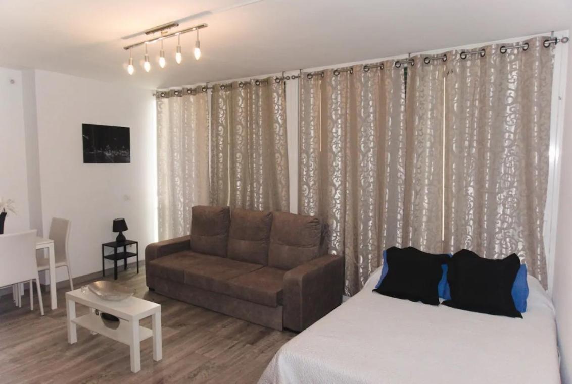 Estudio En Plaza Vara Del Rey Madrid Luaran gambar